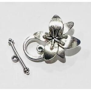 8 Pcs, Silver-plated Flower Toggle Clasps for Jewelry Craft Projects